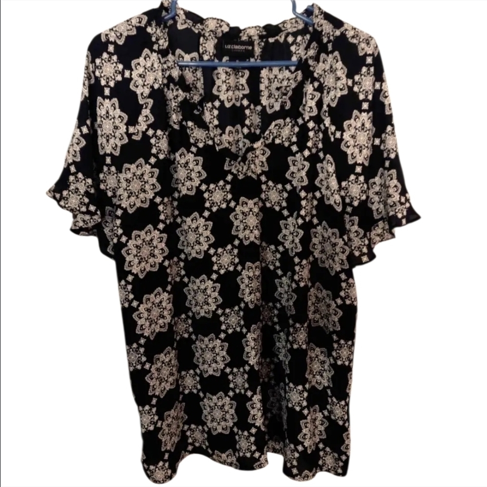Liz Claiborne Black and WhitebPatterned Blouse. Size XL